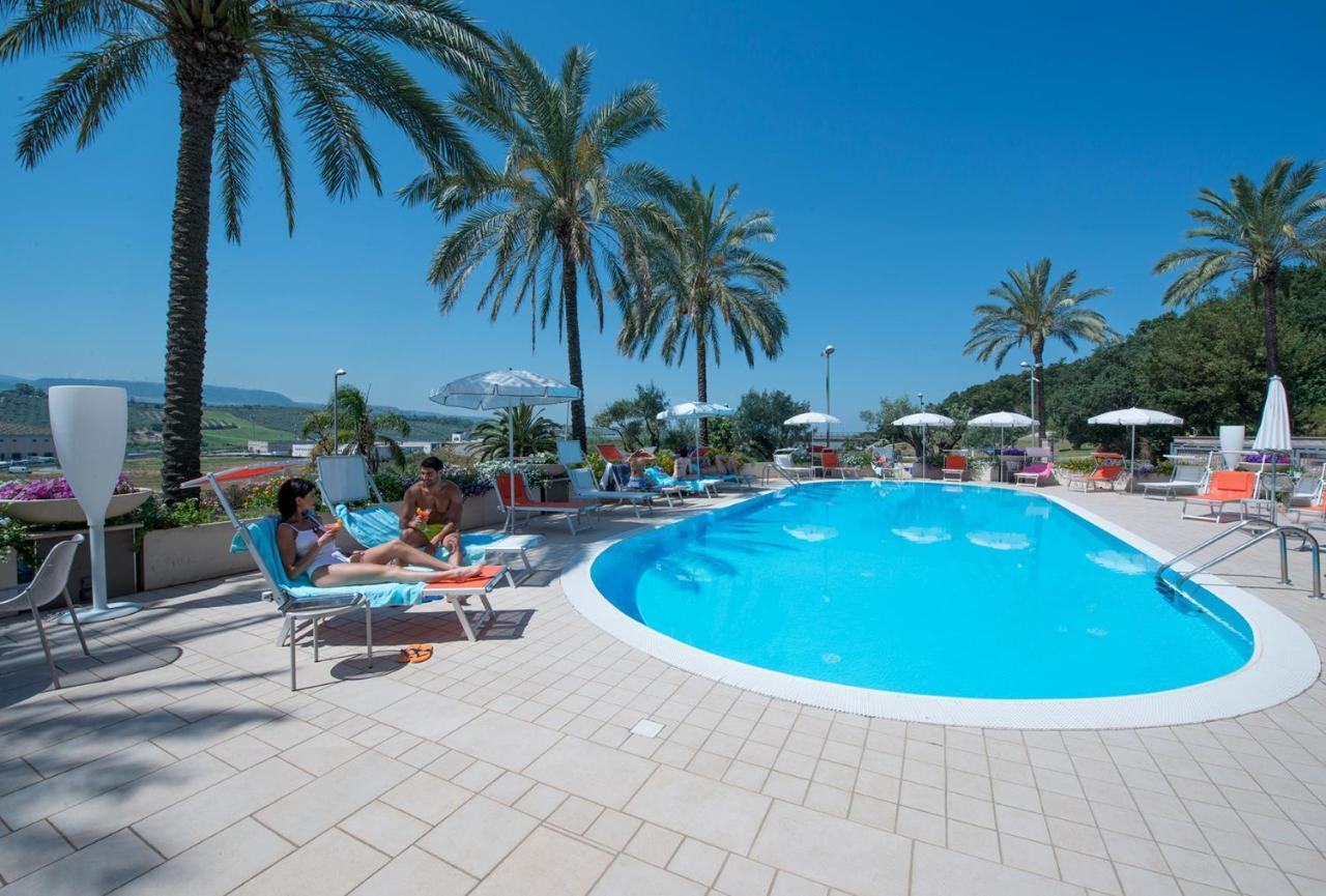 Thotel Lamezia Lamezia Terme Exterior photo