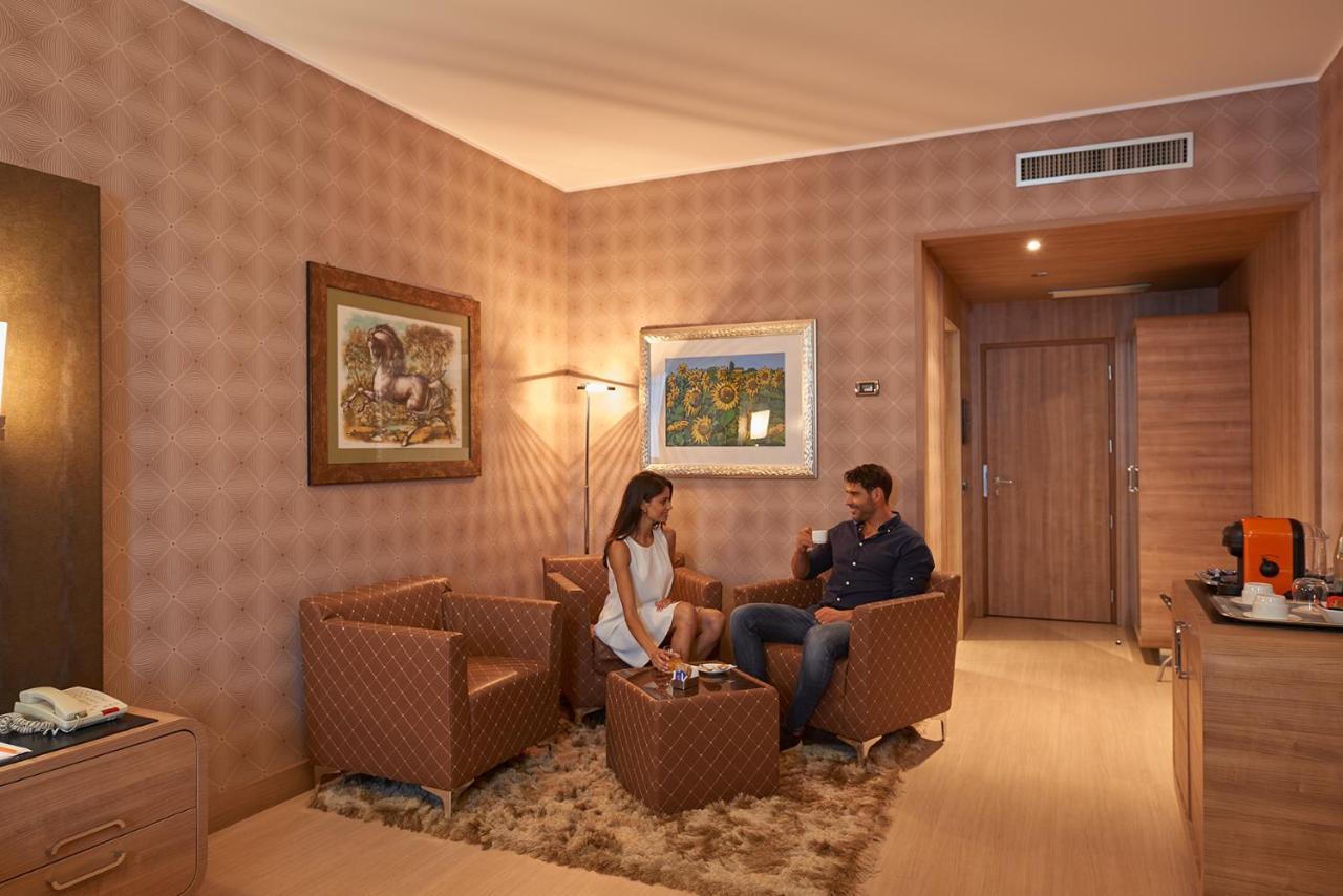 Thotel Lamezia Lamezia Terme Exterior photo