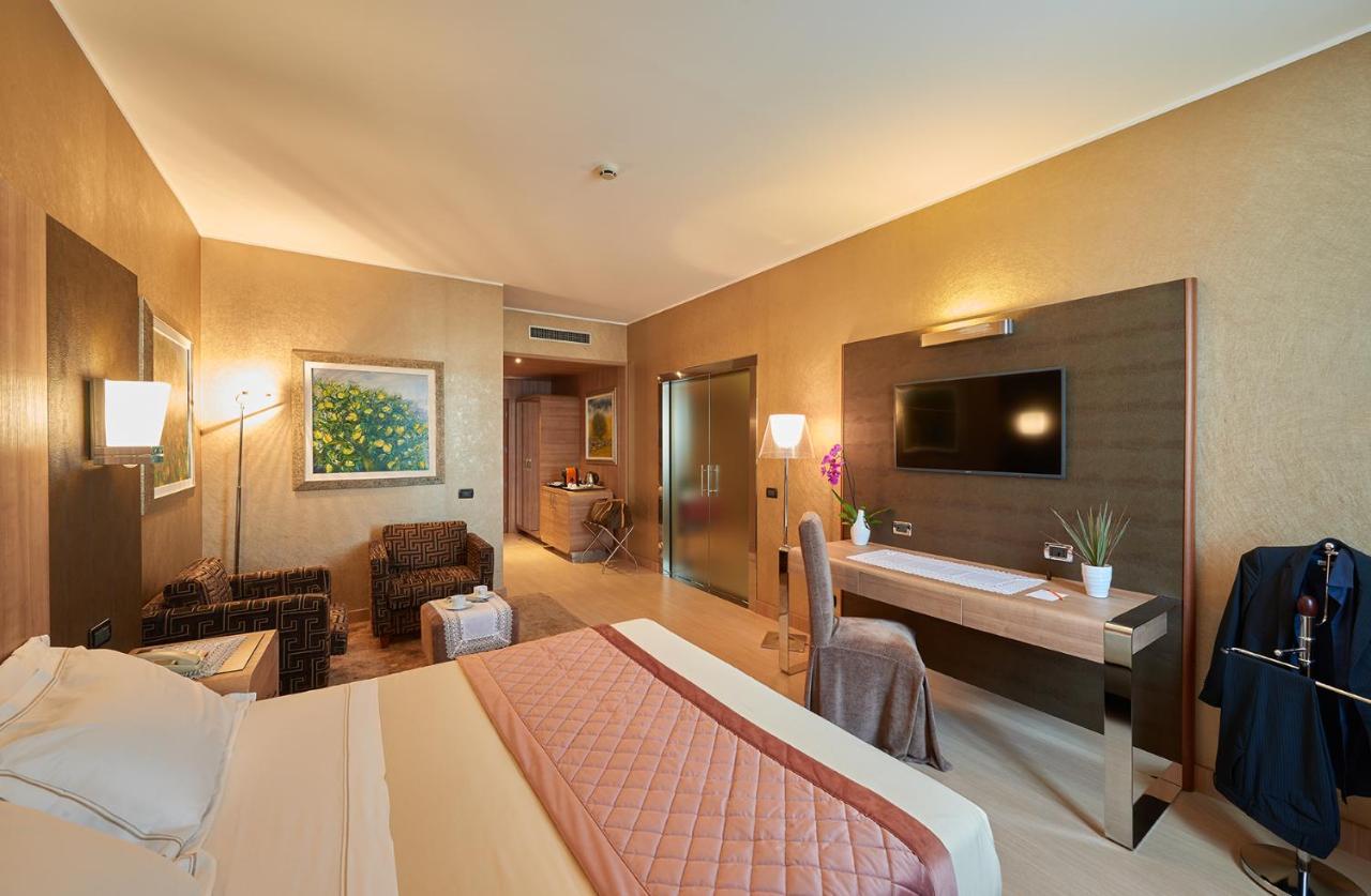Thotel Lamezia Lamezia Terme Exterior photo